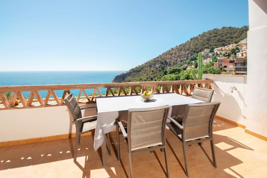 Hébergement de vacances Sunny House With Great Sea Views, 3 Terraces, Private Heated Pool And Sauna *